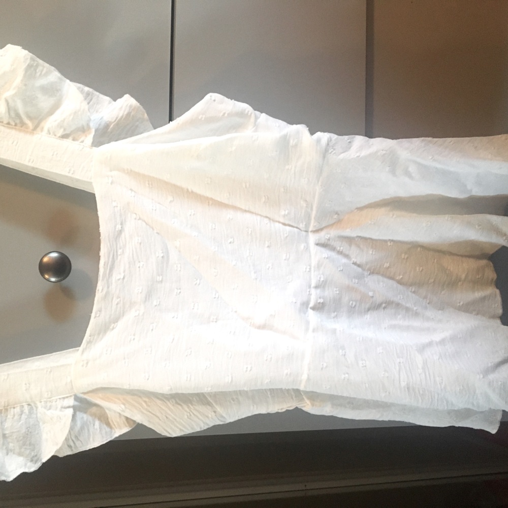 NWOT Women white top